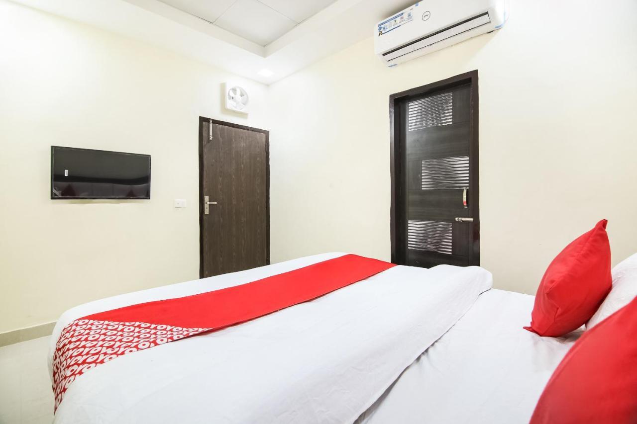 โอโย 67353 โฮเต็ล แม็คนั่ม Hotel Hisar ภายนอก รูปภาพ