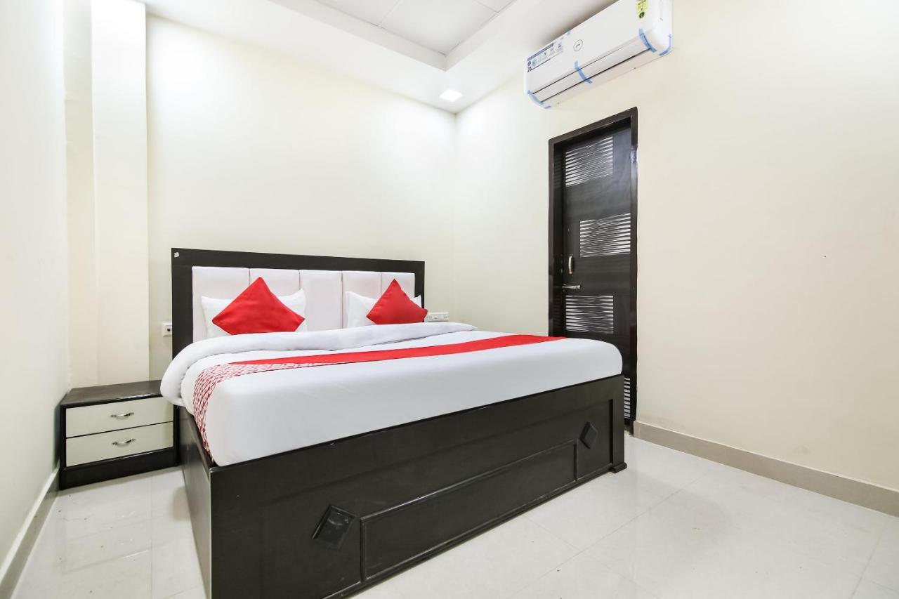 โอโย 67353 โฮเต็ล แม็คนั่ม Hotel Hisar ภายนอก รูปภาพ