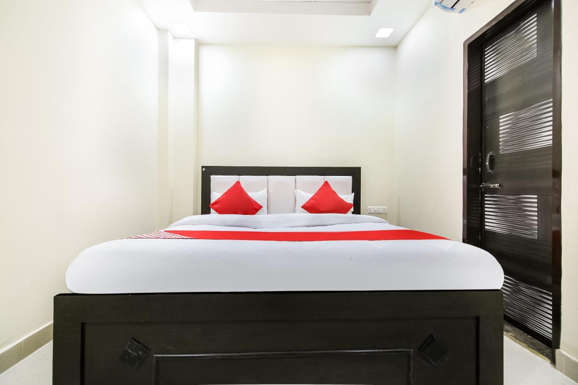 โอโย 67353 โฮเต็ล แม็คนั่ม Hotel Hisar ภายนอก รูปภาพ