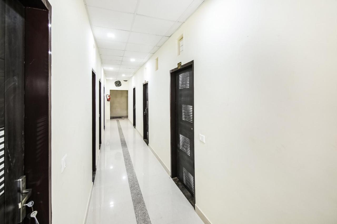 โอโย 67353 โฮเต็ล แม็คนั่ม Hotel Hisar ภายนอก รูปภาพ
